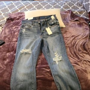 Judy Blue distressed jeans NWT
